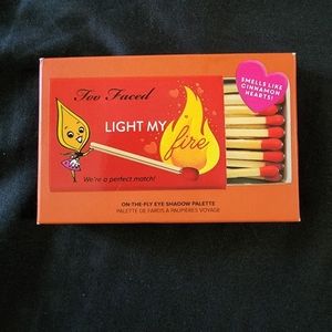 Too Faced mini eyeshadow palette